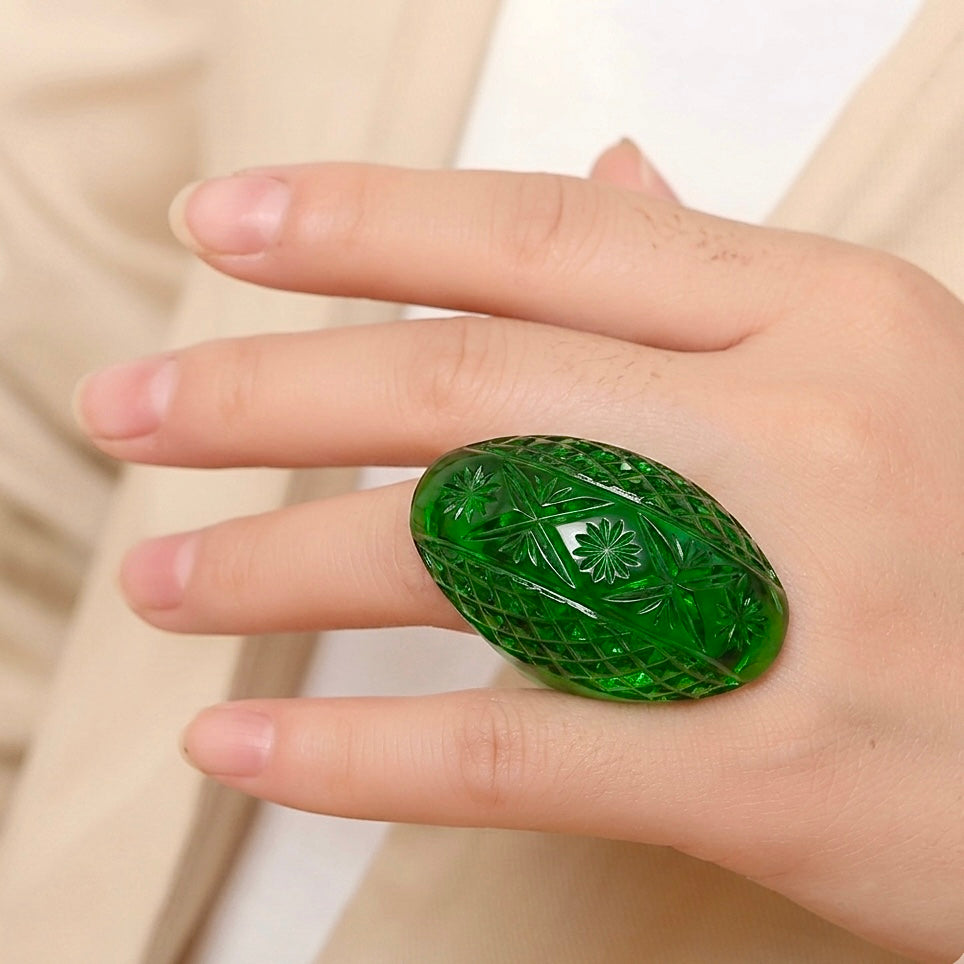 Etched Oval Ring Emerald Green