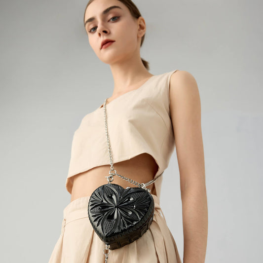 Amour Heart Clutch Black