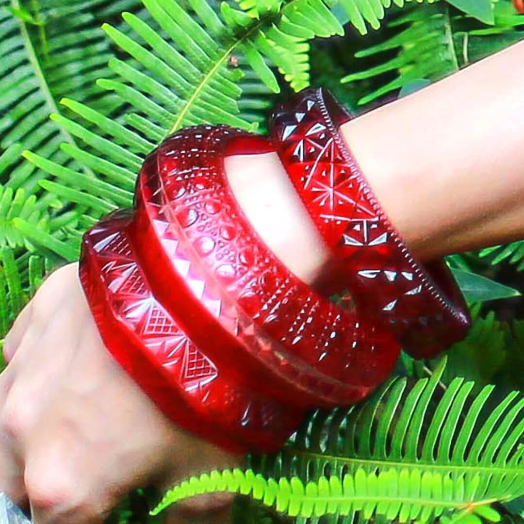 Faceted Bangle Burgundy