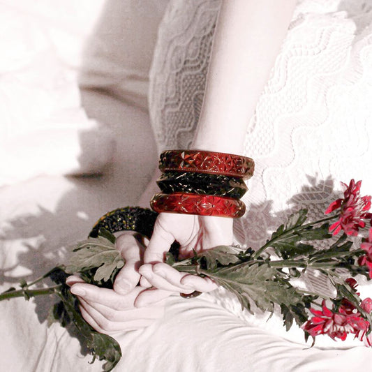 Round Edged Bangle Black