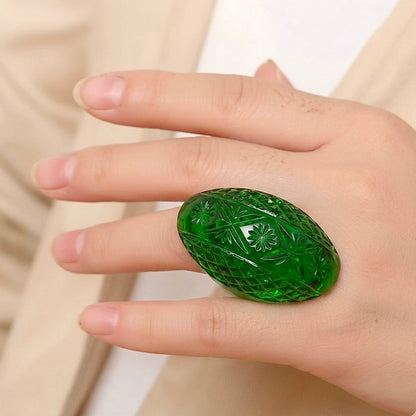 Etched Oval Ring Emerald Green