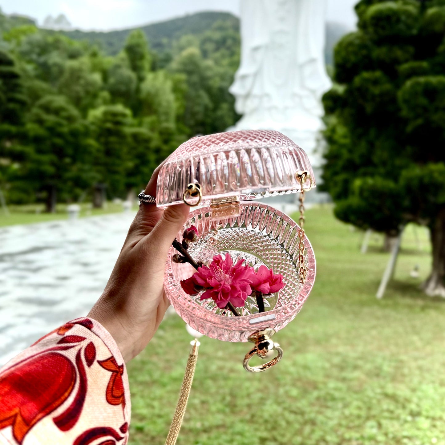 [NEW IN] Hand Carved Sphere Clutch Rosé