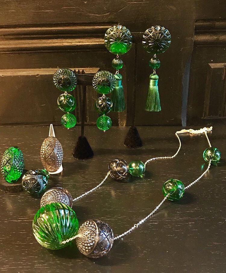 Long Random Sphere Necklace Emerald Green & Grey