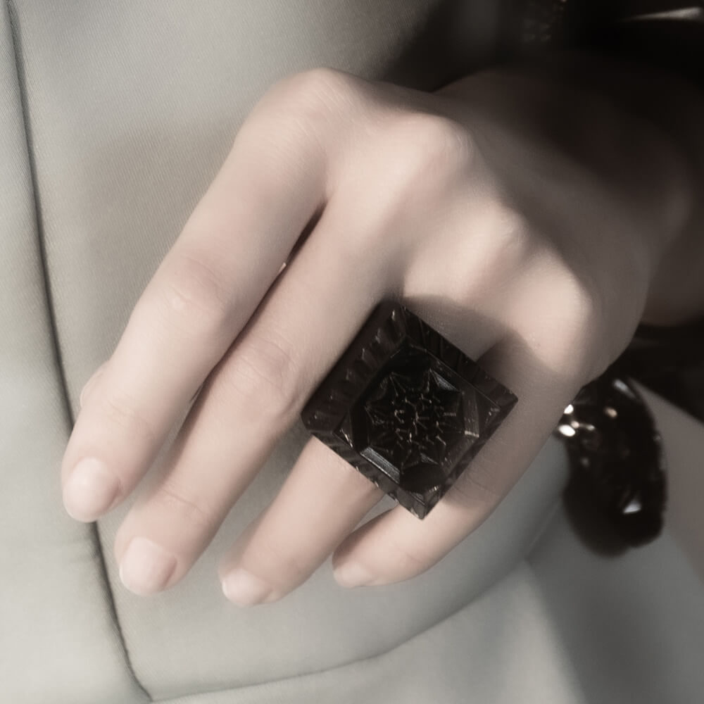 Etched Square Ring Black